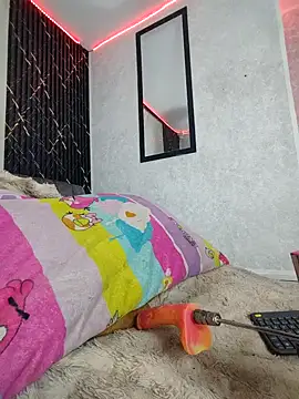 Isis Hot   online show from March 2026 12:39:02 PM