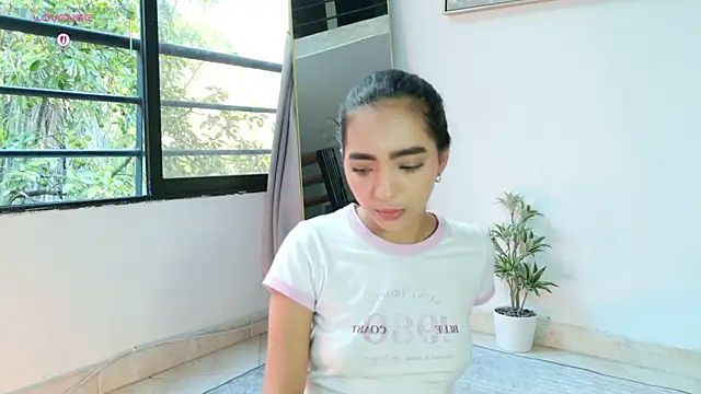adelineevs online show from June 2026 10:19:01 PM