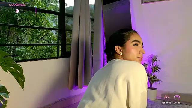 adelineevs online show from May 2026 10:47:02 AM
