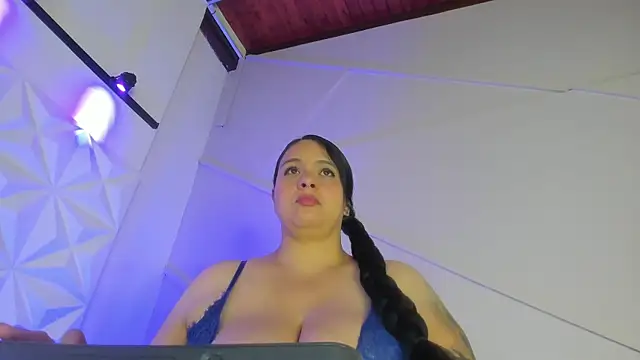 Snapshot of GabiSaenz_ chatting on July 2026 11:06:01 AM GabiSaenz online show from July 2026 11:06:01 AM