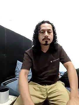 Snapshot of CarlosGM77 chatting on April 2026 03:19:02 PM CarlosGM77 online show from April 2026 03:19:02 PM