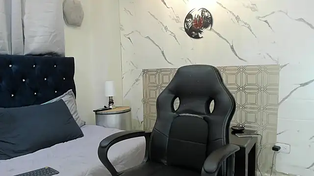 asher lux online show from April 2026 07:59:02 PM