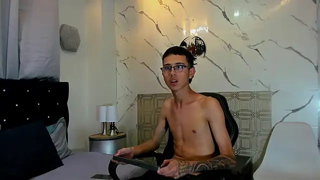 asher lux online show from April 2026 08:31:01 PM