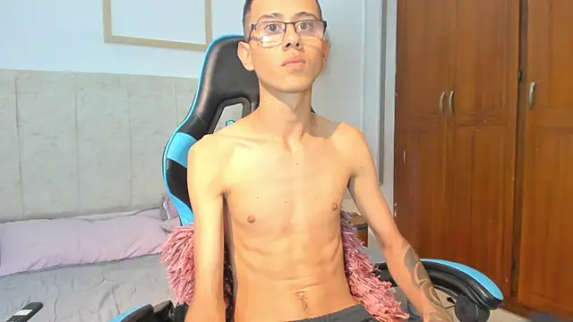 asher lux online show from February 2026 06:58:01 PM