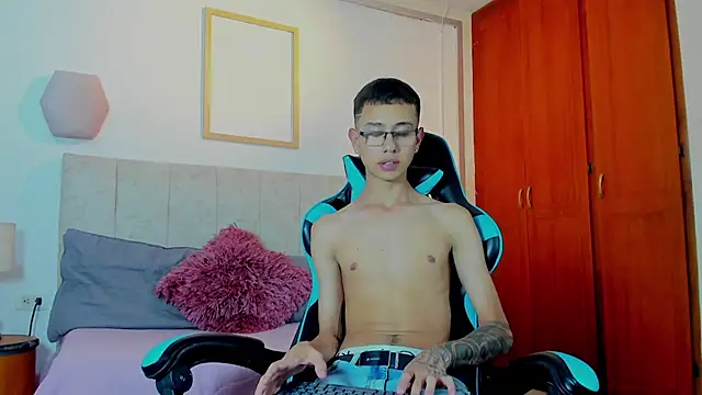 asher lux online show from March 2026 10:01:01 PM