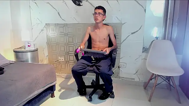 asher lux online show from March 2026 07:37:02 PM