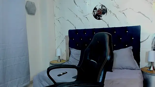 asher lux online show from April 2026 07:53:02 PM