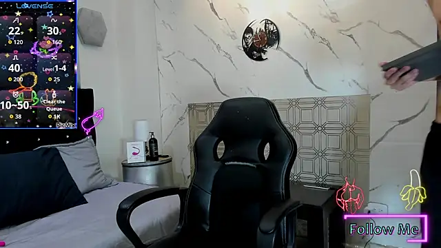 asher lux online show from April 2026 08:04:02 PM