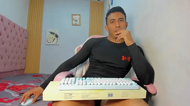 axelsavage042 online show from January 2026 08:12:01 PM