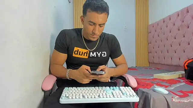 axelsavage042 online show from January 2026 07:42:02 PM