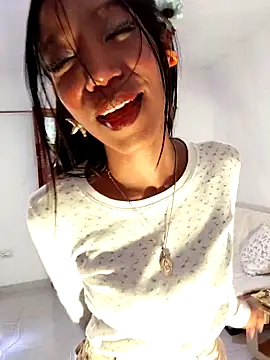 DAMMLEYLA online show from February 2026 03:00:01 PM