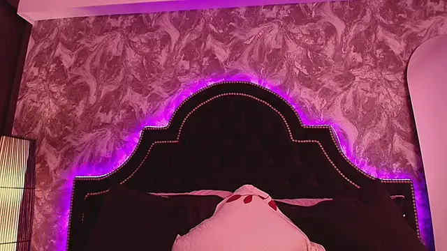 Chloe Connor online show from March 2026 11:27:02 AM