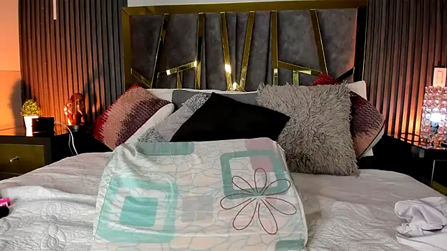 Chloe Connor online show from April 2026 03:19:01 PM