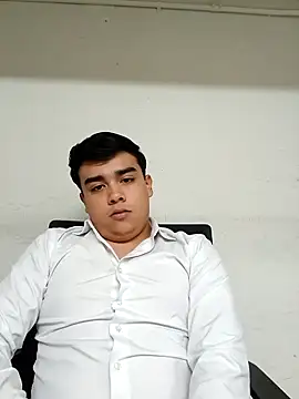 Yosoyelmismo-6737 online show from January 2026 11:30:02 PM