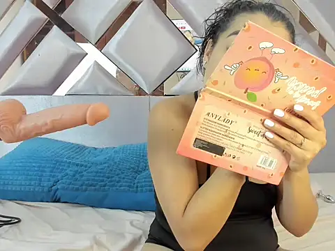 MiaKleinX online show from March 2026 03:32:01 AM