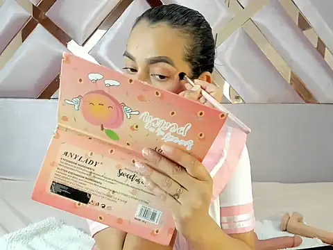 MiaKleinX online show from April 2026 09:22:01 PM