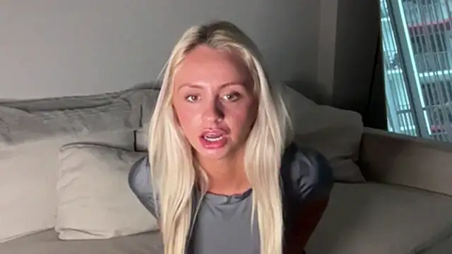 babymiaaaa online show from January 2026 09:52:02 PM