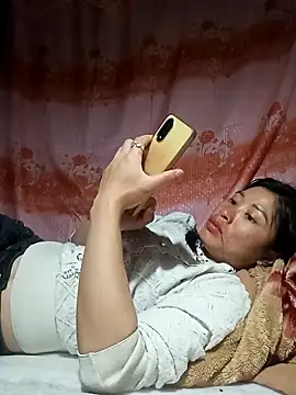 Hiniyk2 online show from March 2026 01:00:02 PM