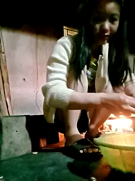 Hiniyk2 online show from March 2026 11:19:02 PM