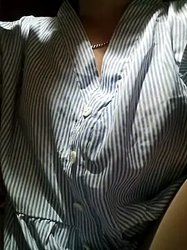 Hiniyk2 online show from April 2026 01:37:01 PM