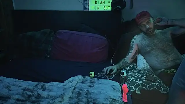 Snapshot of Dozercockweed chatting on April 2026 08:10:01 AM Dozercockweed online show from April 2026 08:10:01 AM