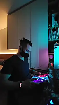 OnlyHand9x online show from February 2026 07:26:01 PM