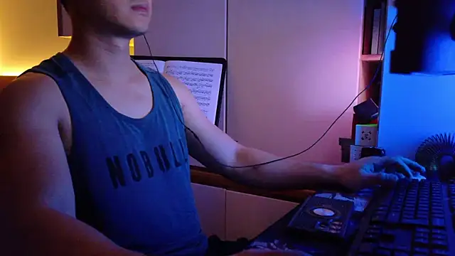 OnlyHand9x online show from July 2026 06:01:02 PM