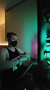 OnlyHand9x online show from April 2026 04:57:02 PM