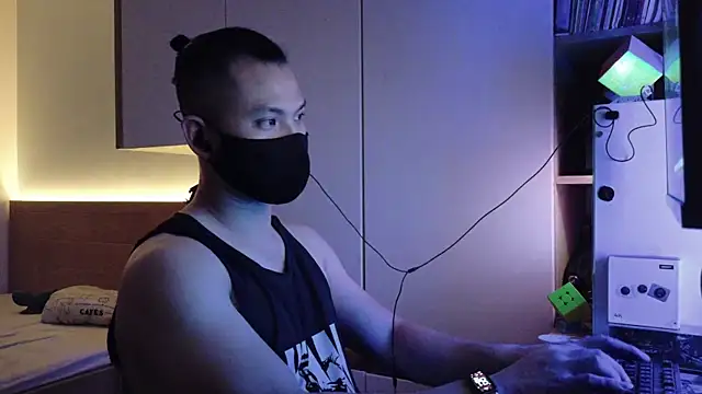 OnlyHand9x online show from April 2026 06:10:01 PM