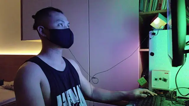 OnlyHand9x online show from April 2026 03:46:01 PM