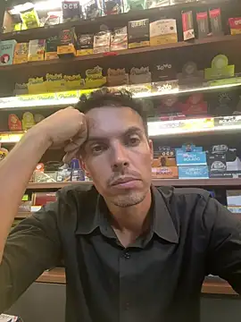 Snapshot of Naldopaugrand chatting on February 2026 11:37:01 PM Naldopaugrand online show from February 2026 11:37:01 PM