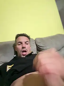 Snapshot of Naldopaugrand chatting on March 2026 03:40:01 AM Naldopaugrand online show from March 2026 03:40:01 AM