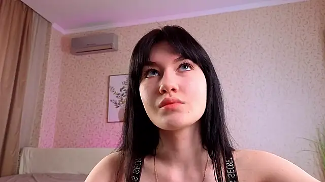 AveloriaLove online show from February 2026 10:24:02 AM