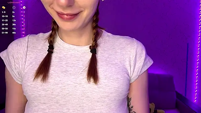 Snapshot of BlondeBun chatting on June 2026 05:12:02 PM BlondeBun online show from June 2026 05:12:02 PM