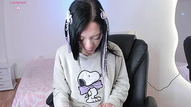 Snapshot of Diamond__cherry69 chatting on February 2026 01:56:01 PM Diamond cherry69 online show from February 2026 01:56:01 PM