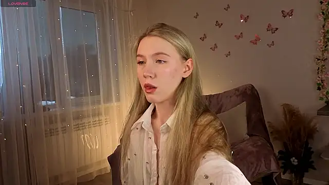 Snapshot of SirenThalassa chatting on February 2026 07:19:01 AM SirenThalassa online show from February 2026 07:19:01 AM