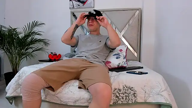 Liam saint online show from February 2026 12:17:01 PM