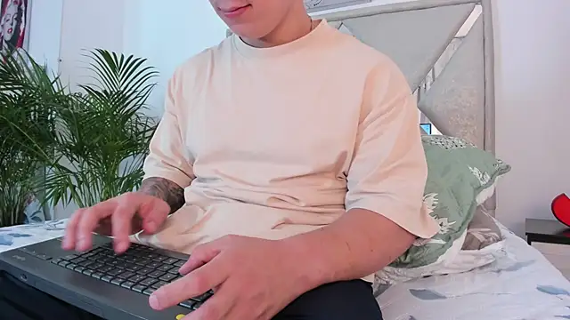 Liam saint online show from March 2026 12:15:01 PM