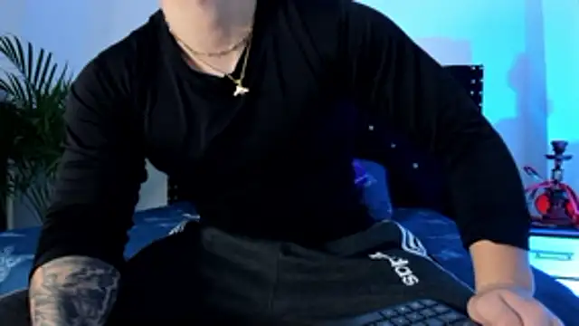 Liam saint online show from April 2026 12:10:02 PM