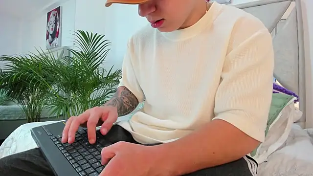 Liam saint online show from March 2026 12:17:01 PM