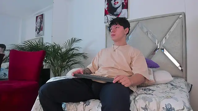 Liam saint online show from March 2026 01:30:01 PM