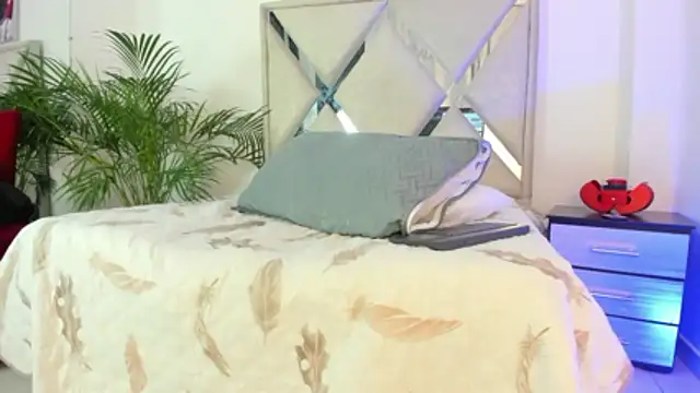 Liam saint online show from March 2026 01:02:02 PM