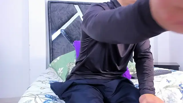 Liam saint online show from February 2026 12:16:02 PM