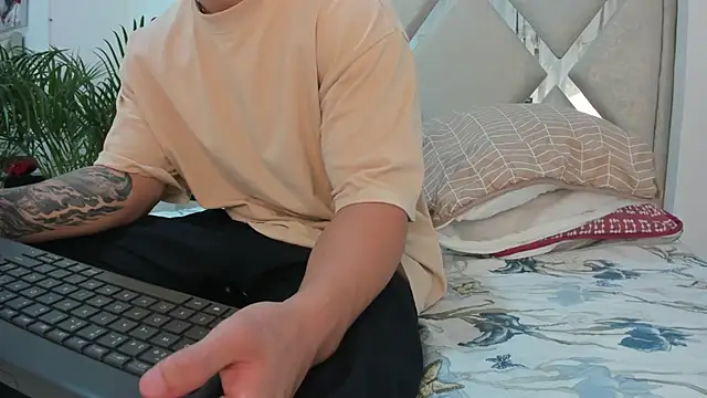 Liam saint online show from March 2026 12:12:01 PM