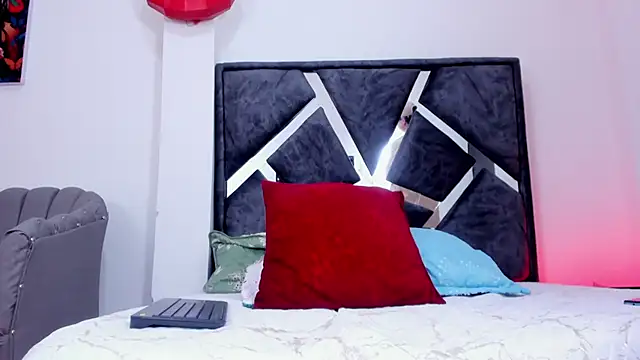 Liam saint online show from January 2026 01:07:01 PM