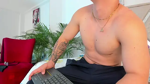 Liam saint online show from March 2026 01:11:02 PM