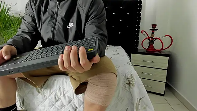 Liam saint online show from April 2026 12:23:01 PM