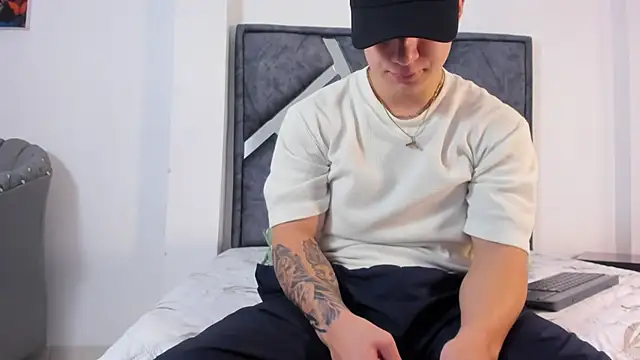 Liam saint online show from February 2026 12:27:02 PM