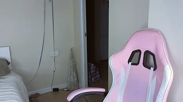 jasmilee online show from March 2026 07:28:01 PM