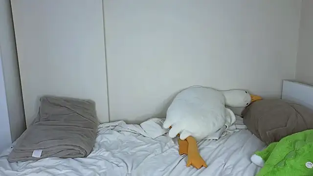 jasmilee online show from February 2026 06:18:02 PM